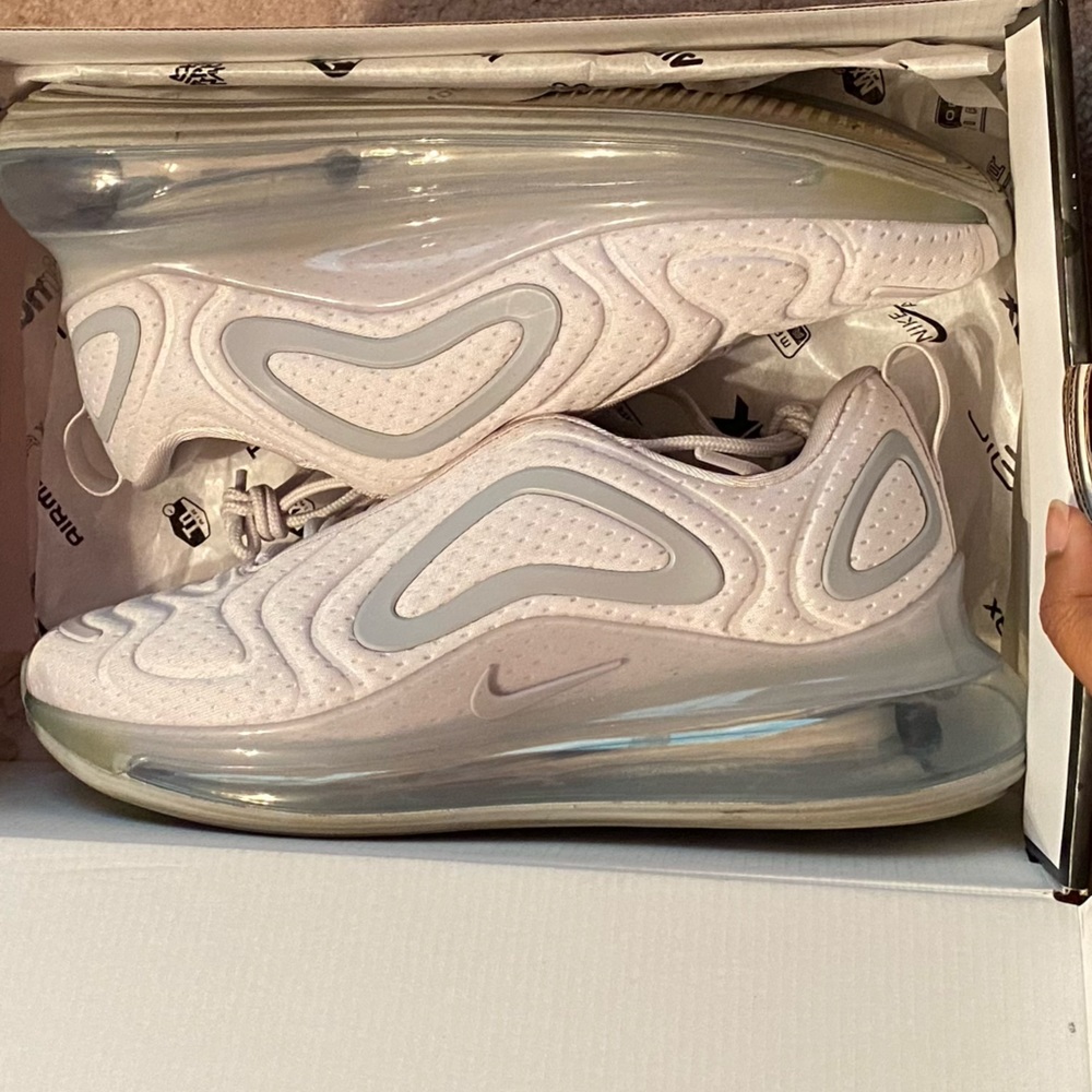 Womens Nike air max 720